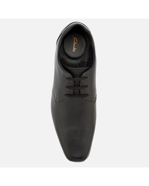glement over clarks shoes