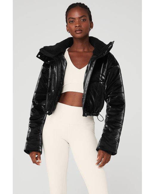 Alo Yoga Alo Yoga Orion Cropped Puffer Jacket in Black | Lyst