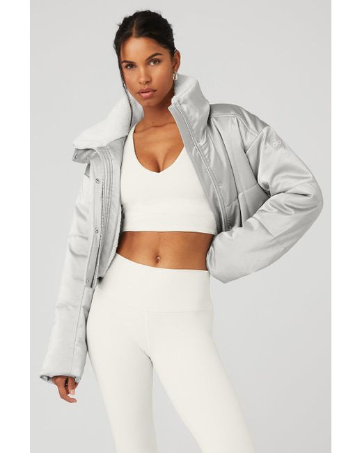 Alo Yoga Alo Yoga Orion Cropped Puffer Jacket in Grey | Lyst Canada