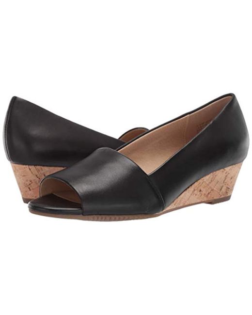 aerosoles lovely wedge pumps