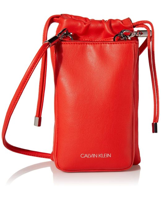 Calvin Klein Siena 2-in-1 Phone Crossbody in Crimson (Red) - Save 19% | Lyst