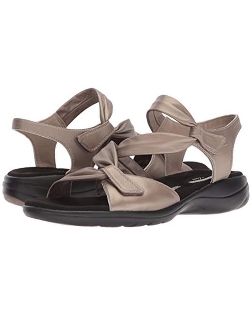 clarks saylie sandals