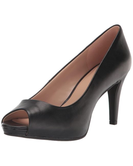 bandolino rainaa pumps