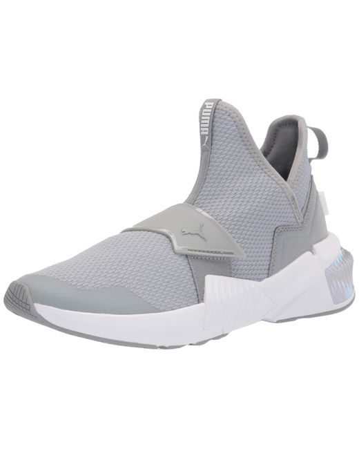 cross trainer puma sneakers