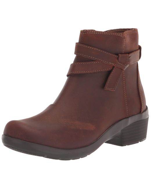 clarks ankle booties