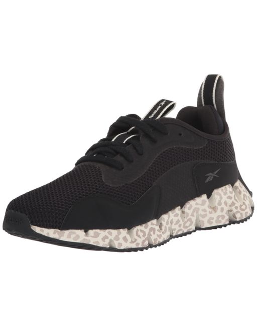 Reebok Zig Dynamica Sneaker in Black 