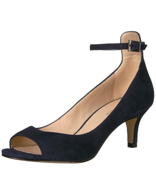 navy medium heel shoes