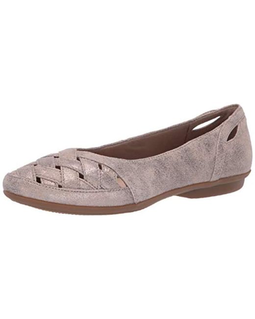 clarks gracelin maze leather flat