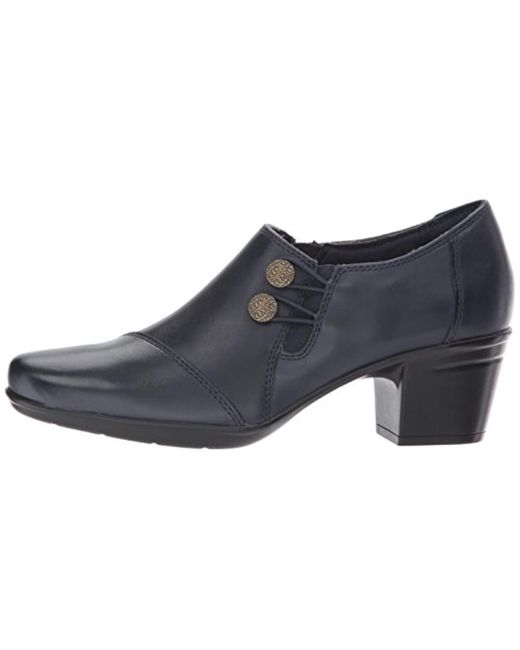 women's clark sandals on sale