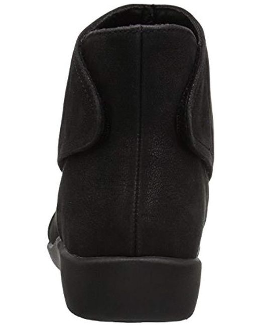 clarks sillian sway bootie