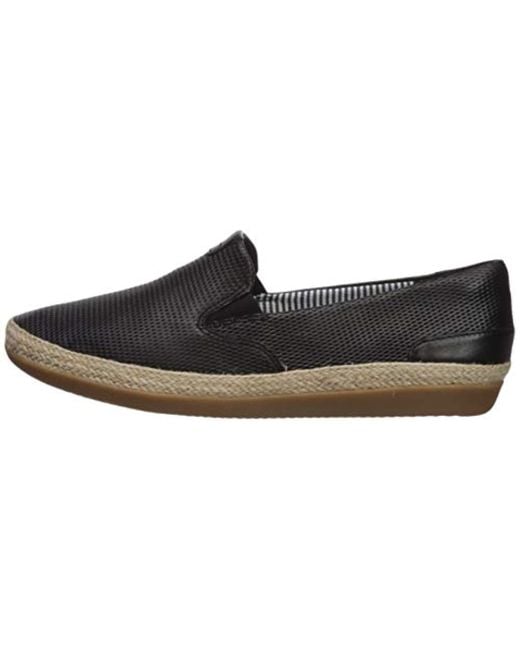 clarks iris loafer