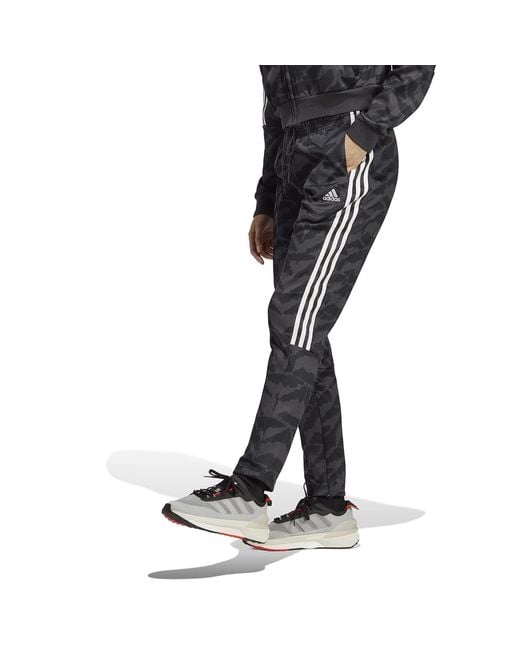 Adidas clearance tiro sale