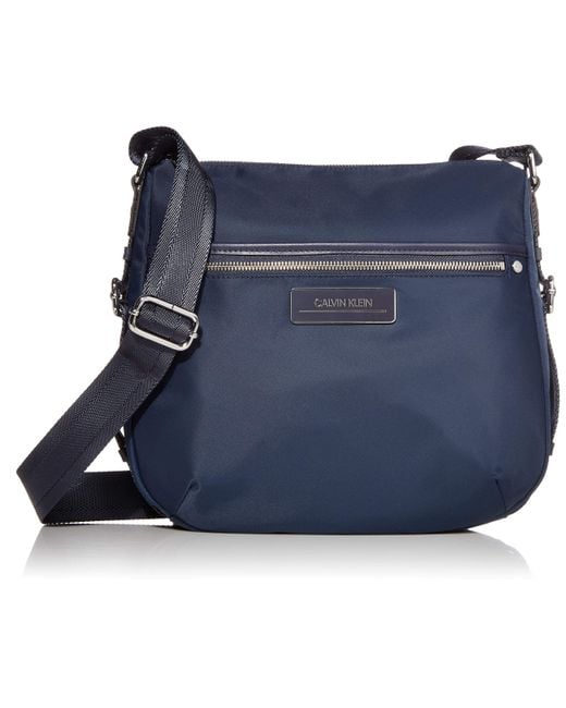 Calvin Klein Synthetic Womens Sussex Nylon Top Zip Messenger in Navy (Blue)  - Save 4% | Lyst