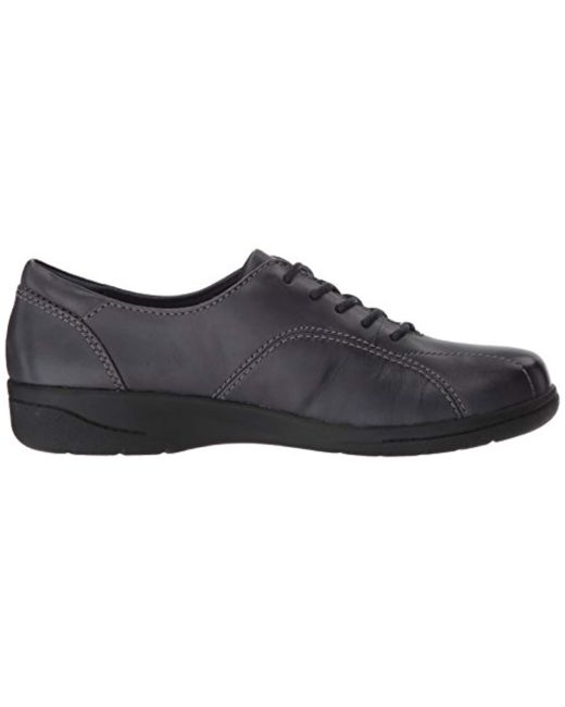 clarks cheyn ava oxford