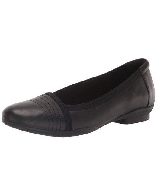 Clarks Leather Sara Erin Ballet Flat in Black Leather (Black) | Lyst