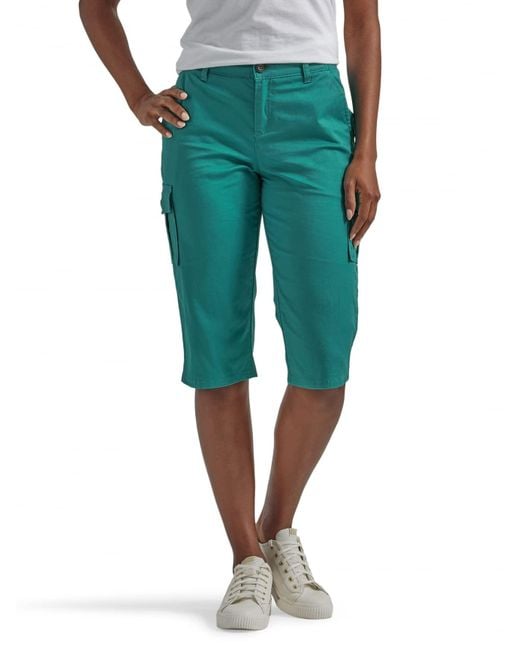 Lee Jeans Flextogo Midrise 17" Cargo Skimmer Capri Pant in Green Lyst