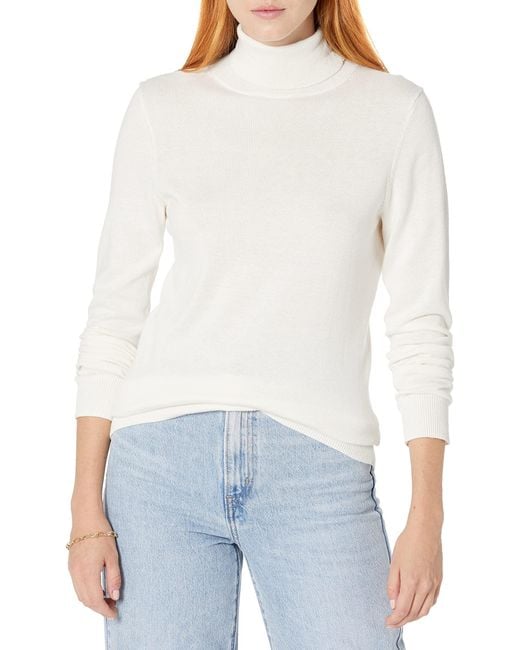 Lightweight Turtleneck Sweater pullover-sweaters Amazon Essentials de color White