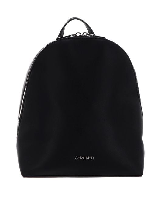 Mujer Mochila Ck Must Round Backpack Small Pequeña Calvin Klein de color Black