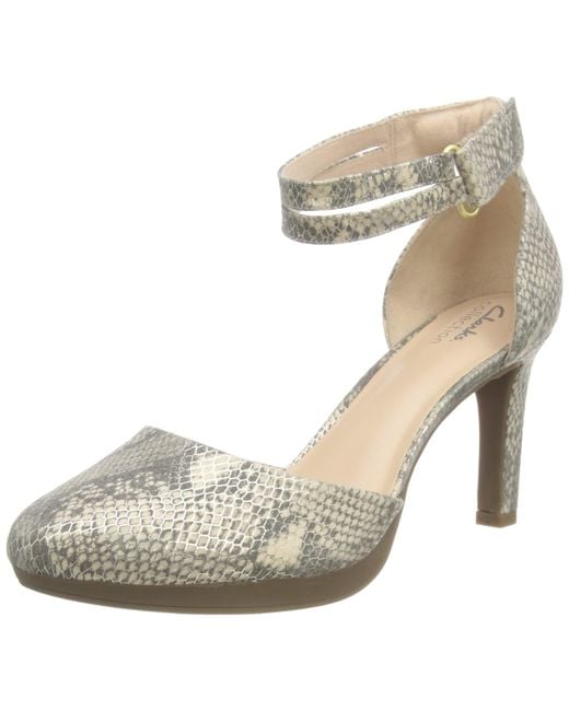 Clarks Ambyr Skip Pump in Natural Lyst UK