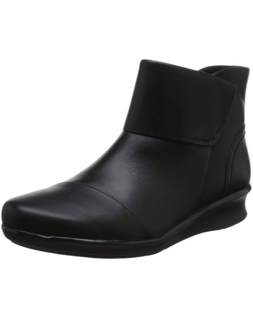 clarks hope track leather ankle boots