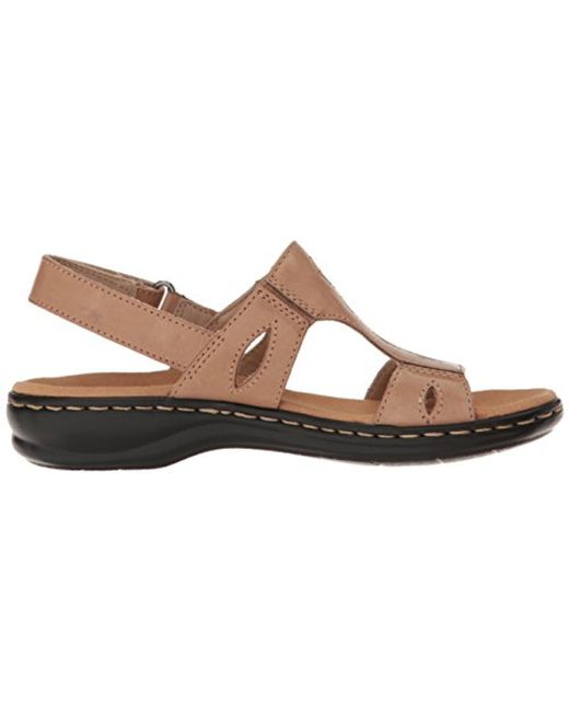 Clarks Leisa Lakelyn Flat Sandal | Lyst