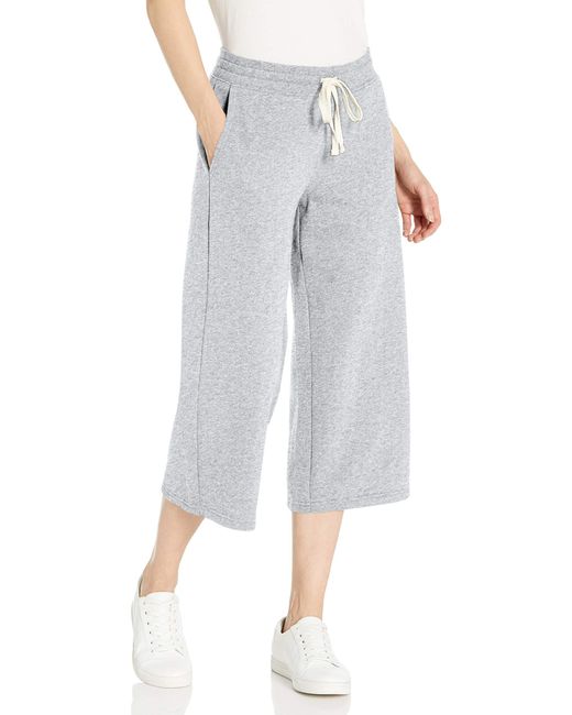 Essentials Damen Hose Plus Size French Terry Fleece Capri Jogger Pant