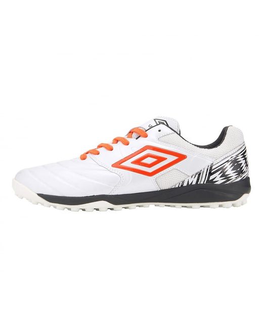 Umbro White ( ) Tresche Futsal Shoes For Soccer And Artificial Turf for men