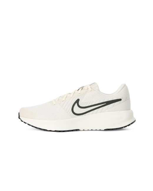 Nike White Run Defy Road Running Shoes for men