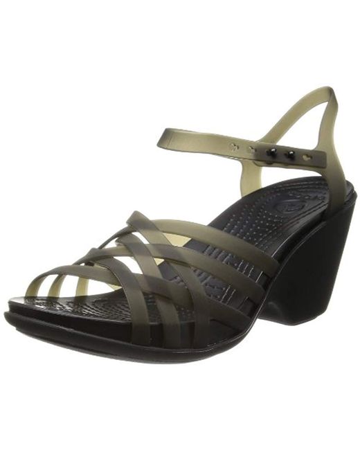 Crocs™ Damen Huarache Wedge Offene Sandalen mit Keilabsatz, in Schwarz |  Lyst DE