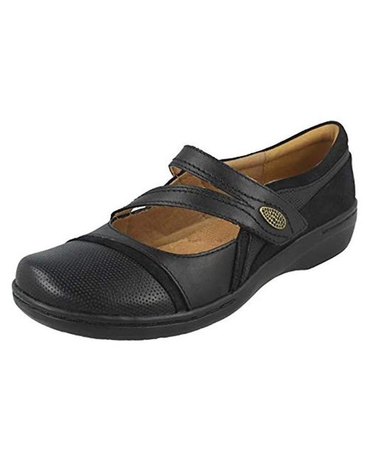 Clarks Mary Jane Velcro Flat Leather Shoes Evianna in Black | Lyst UK
