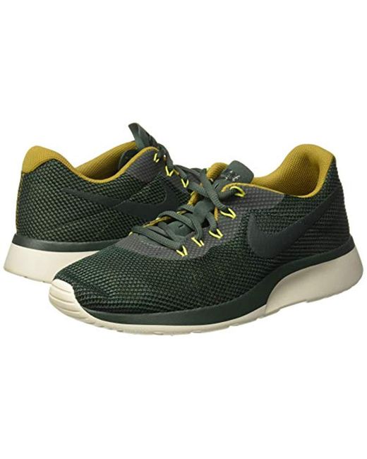 nike tanjun racer trainer