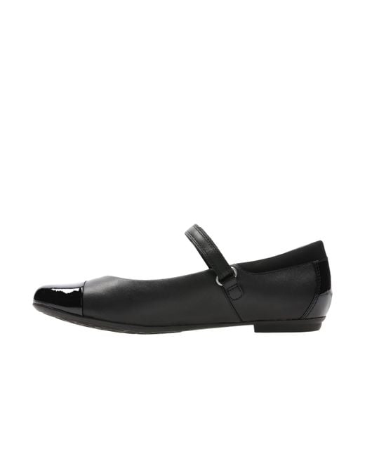 Clarks shoes size hotsell 8 wide fit
