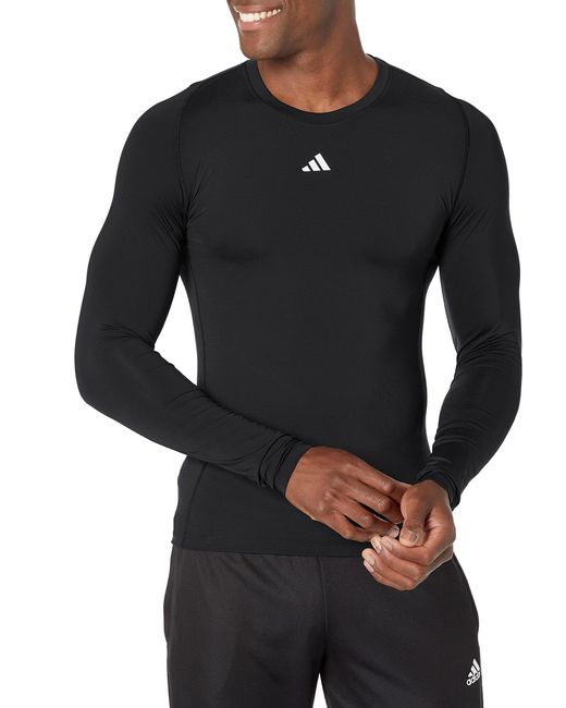 Size Techfit AEROREADY Training Long-Sleeve T-Shirt di Adidas in Black da Uomo