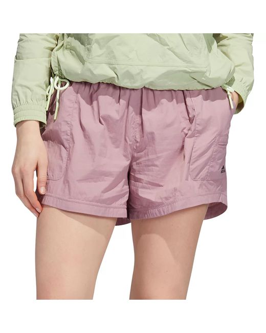 Short utilitaire tissé pour femme Adidas en coloris Pink
