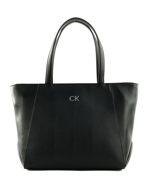 Daily Shopper Medium Pebble K60K611766 Calvin Klein de color Black