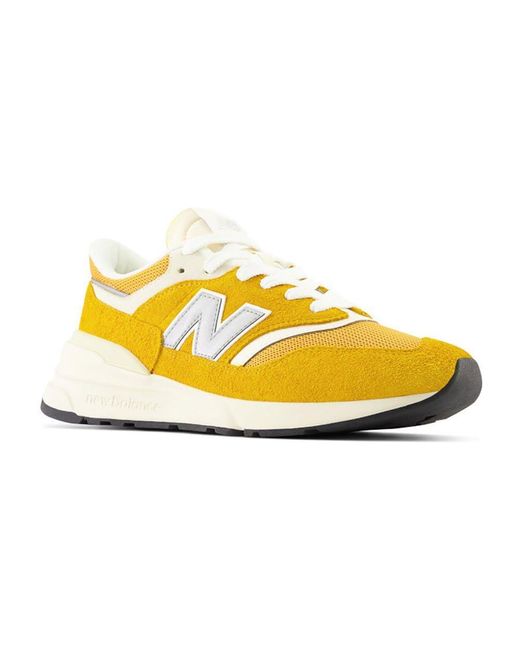 997r in giallo/bianca di New Balance in Yellow