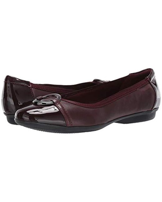 clarks ladies pumps