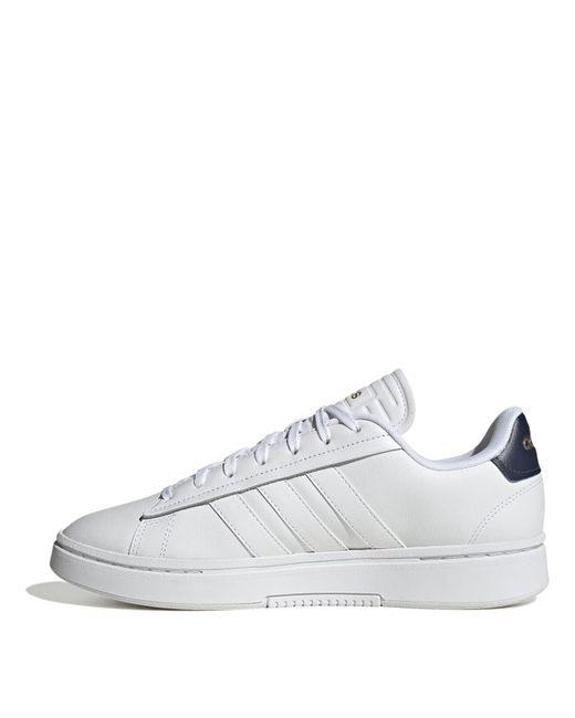 Grand Court Alpha di Adidas in White da Uomo