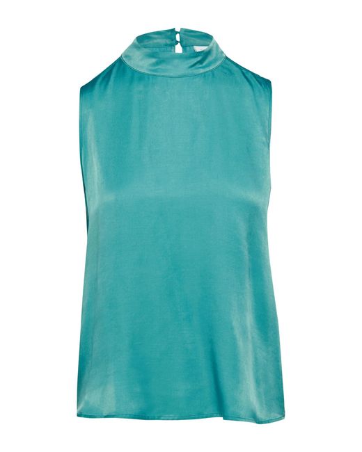 Comma, Blue Blusen