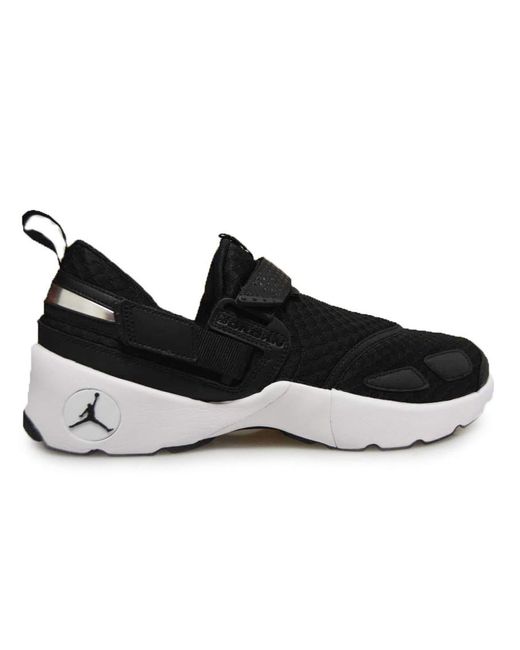 Black jordan trunner 2025