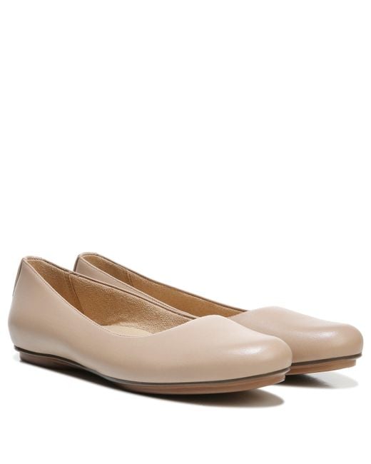 Naturalizer Brown S Maxwell Round Toe Comfortable Classic Slip On Ballet Flats,crème Brulee Beige Leather,8 Wide