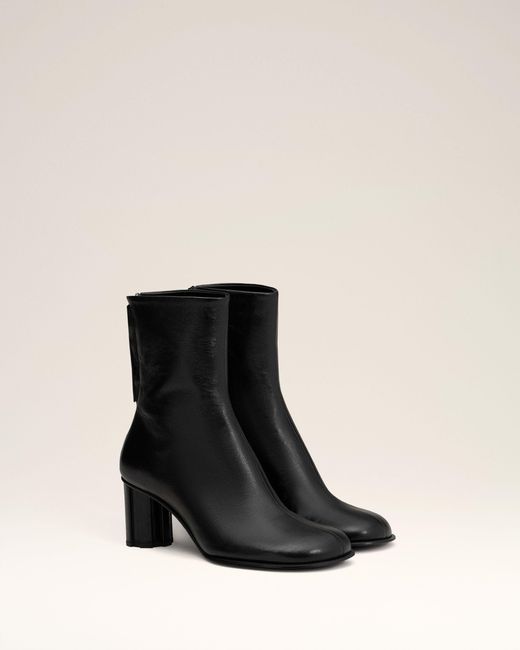 AMI Black Leather Anatomical-Toe Piano Boots