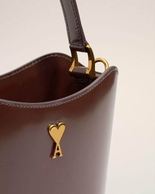 AMI Natural Mini Paris Paris Bucket Bag Aus Glasiertem Leder