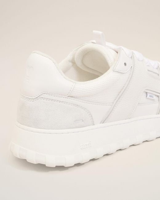AMI Natural Cowhide Leather A Walk Sneakers