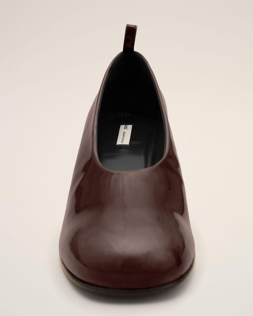 AMI Natural Cow Leather Pumps