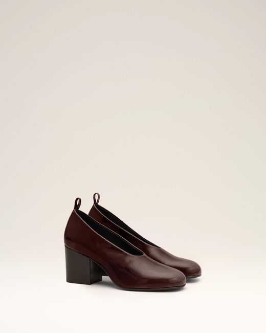 AMI Natural Cow Leather Pumps