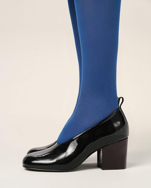 AMI Black Cow Leather Pumps
