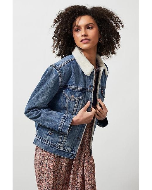 Levi's ex boyfriend sherpa jacket top
