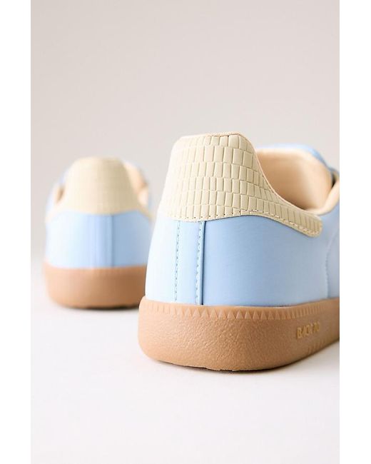 Back 70 Blue Ghost Trainers