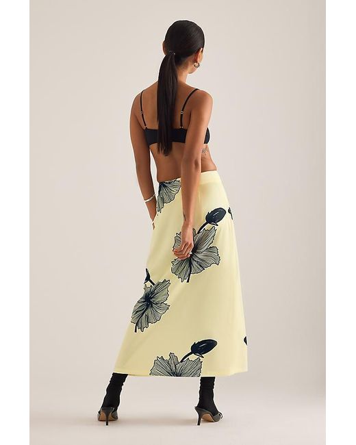 OperaSPORT Natural Lone Floral Print Midi Skirt